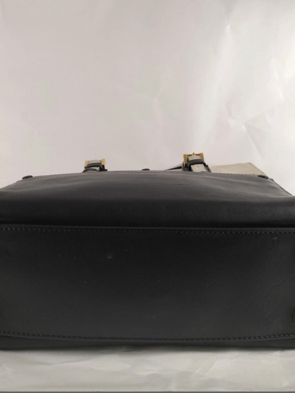 Giorgio Armani Black and Cream Two-Tone Leather Tote with Gold Hardware - Picture 5 of 9
